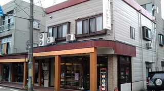 Bekari Takizawa - 角にあります。