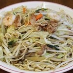 Yakisoba (stir-fried noodles) /soy sauce