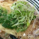 極麺 青二犀 - ネギのシャキシャキが美味しい