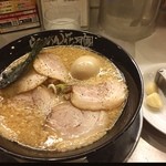 らあめん花月嵐 - チャーシュー麺に味玉トッピングのニンニク3かけとニラ( ^ω^ )