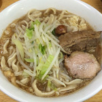 ラーメン二郎 - ラーメン 700円　麺半分・ヤサイ少なめ・ニンニク少なめ