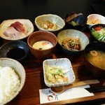 Inatsuki - 彩り小鉢で　お昼ごはん