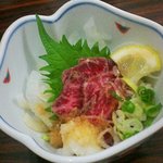 居酒屋 ビッグ - お通しの馬刺