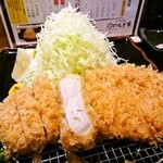 とんかつ いわい - 六白黒豚のロースかつ