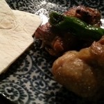 Yao Chou Ba - スパイシータンドリーチキンとししとうの串焼き