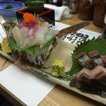 季節料理 藤原 - お造り盛合せ
      カンパチ・メイタガレイ・炙りサワラ