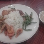 Restoran Renon - 自分のお皿に盛りつけてみました。