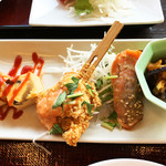 Hotomekian - 秋鮭の西京焼き・鶏の串カツ・切干大根の煮物・和風フラン(茶碗蒸し)の盛り合わせ310円。
      