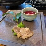 京松蘭はなれ - タンの味噌漬けと紫蘇の葉酒