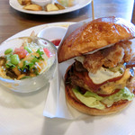 マグズカフェ - 10月限定＠6周年☆アニバーサリーバーガー