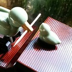 手打ち蕎麦 こはし - 親鳥がようじを取り出してくれます(笑)