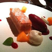 KAZAN - ケーキじゃなくて ダコワース！カシスソルベ濃いです！
