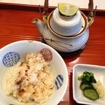 花の木 - 松茸ご飯、香の物、土瓶蒸し