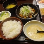 鳥元 - ランチメニュー「揚げ若鶏定食」（820円）