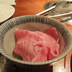 よろにく - おにぎりに肉を