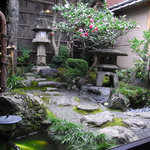 近為 - 庭の風情を楽しみながら