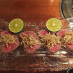 よろにく - 牛肉だけでも御馳走なのに！