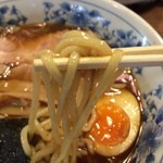 Higashi Ikebukuro Taishouken - ラーメン（小）　麺アップ