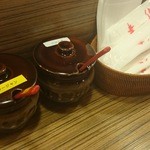 彩華ラーメン - 調味料