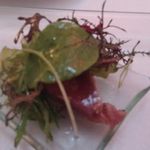 レッジョ・ネレミリア - カツオのカルパッチョ、魚醤のほうをアップ