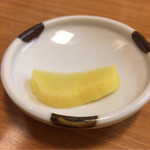 やまと - タクアン1枚食べたぁ〜〜