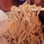 ケンチャンラーメン - 中華そば普通盛メンマ増し850円：濃いめ・油ぽく・身入り（が入ってない！）・ヒマケンチャン煮玉子ハーフ入り／27年10月