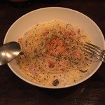 うまいものや楽 - サーモンクリームパスタ