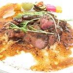 ラトラス - ランチコース 6000円 の牛舌のグリエ ジュドフォアグラ