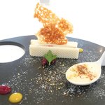 ラトラス - ランチコース 6000円 のフォアグラで表現する一皿 ガトーアイスクリーム バレットスタイル