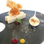 ランチコース 6000円 のフォアグラで表現する一皿 ガトーアイスクリーム バレットスタイル