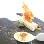ラトラス - ランチコース 6000円 のフォアグラで表現する一皿 ガトーアイスクリーム バレットスタイル