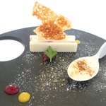 ラトラス - ランチコース 6000円 のフォアグラで表現する一皿 ガトーアイスクリーム バレットスタイル