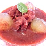 ラトラス - ランチコース 6000円 の巨峰を使った一皿