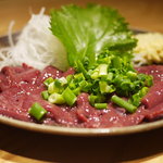 居酒屋 源氏 - 料理写真:絶品の牛レバー刺し