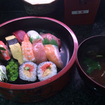 回転すし さかえ - ランチセット 赤だし付き