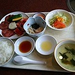 牛タンカルビランチ