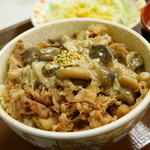 すき家 - きのこペペロンチーノ牛丼