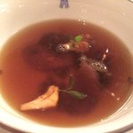 トゥールダルジャン - べキャスのコンソメスープ ジロル茸とレンズ豆のリゾット