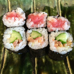 鮨長 - とろすきみのような鉄火巻と貝ひも入りのカッパ巻き。これなら地味なメニューも美味しくなる！