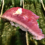 鮨長 - 鰹タタキ とろっとレア。最高です。