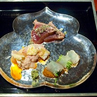 不風流 - 刺身三種盛り：戻りガツオ、カワハギ、河豚