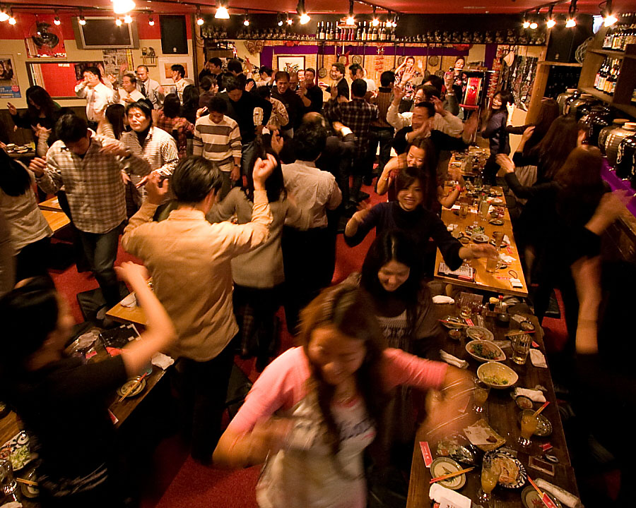 写真 : 島唄ライブ 琉球 （リュウキュウ） - 東梅田/沖縄料理 | 食べログ