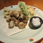 酒とそば まるき - むかごの天ぷら