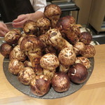 神保町 傳 - 松茸の山！
      