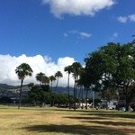 Kaimana Farm Cafe - カパフル通りへ向かう