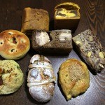 パン工房 ブランジェリーケン - 2015.10某日の20時頃、これ全部130円！