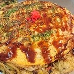 Okonomiyaki Koubou Yappa Sukiya Nen - 広島焼きの中（９７０円）。