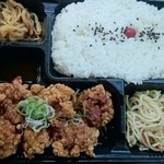 まっちゃん弁当 - めちゃ旨かった、ピリ辛タレの唐揚げ弁当550円