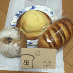ぱん処　ちどり - 計¥390  @柏原(2015-10) 帽子パンほか
