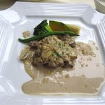 Fondokuru - 牛フィレ肉の軽いクリーム煮ロシア風。牛フィレ肉には鉄分が含まれ貧血予防になるそうです